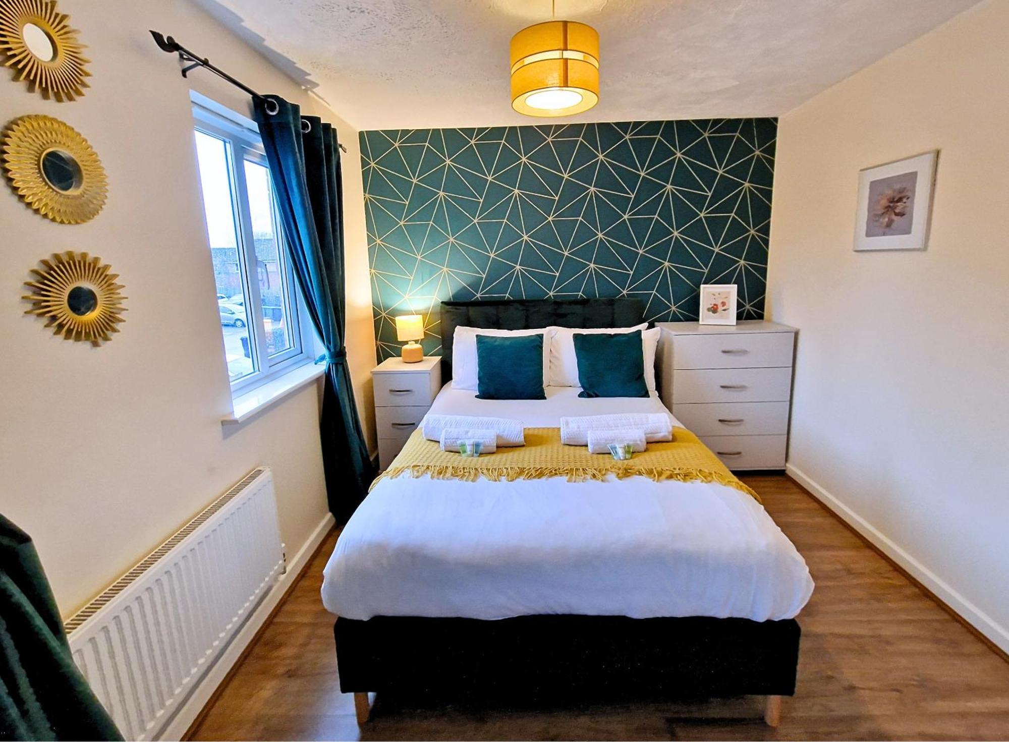 Manchester Townhouse By Bevolve - 4 Bedrooms - Free Parking Exterior photo